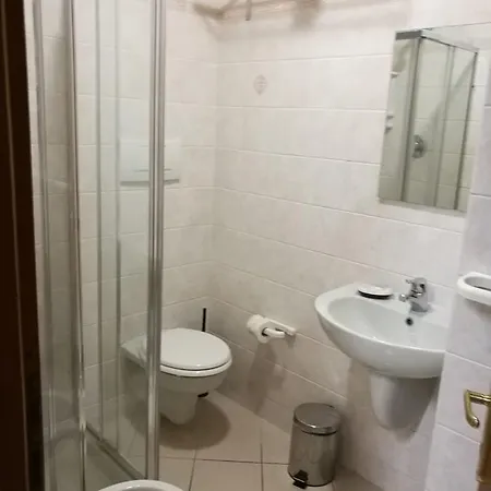 Hostel D'elsa *